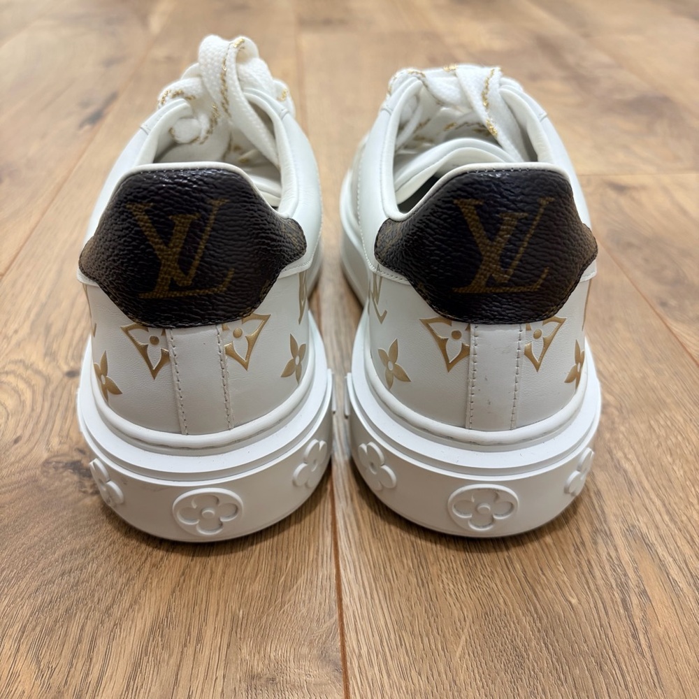 LOUIS VUITTON Time Out Sneakers 'White with Gold Monogram' - Size 38 / US 7.5-8 - Picture 9 of 10